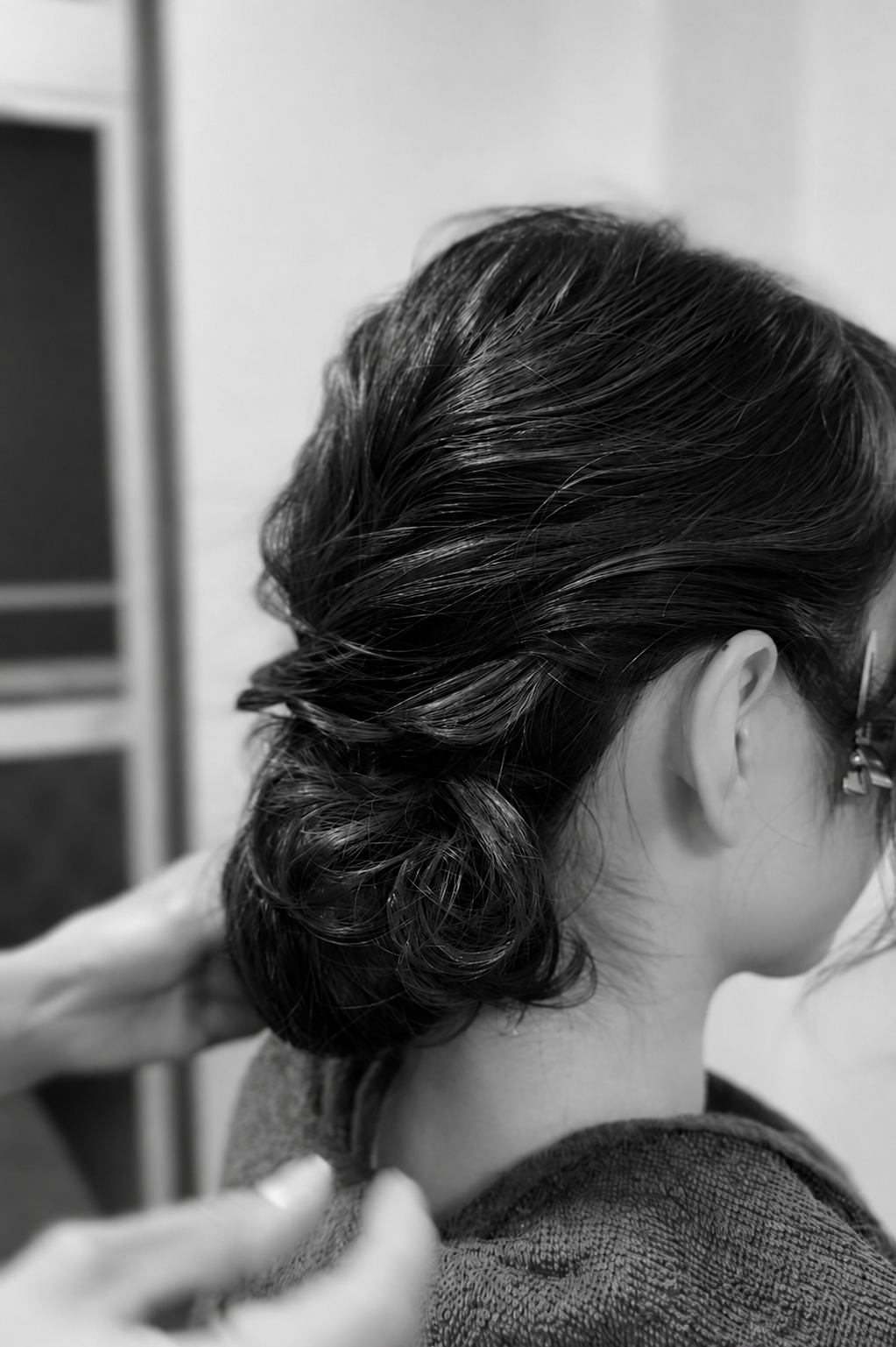ヘアメイク中の花嫁